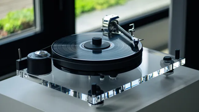 Pro-Ject выводит свой проигрыватель 6PerspeX Balanced на новый уровень с обновлениями «UK SuperPack»